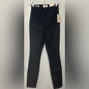 Black Slim-Leg Universal Thread sz 00L